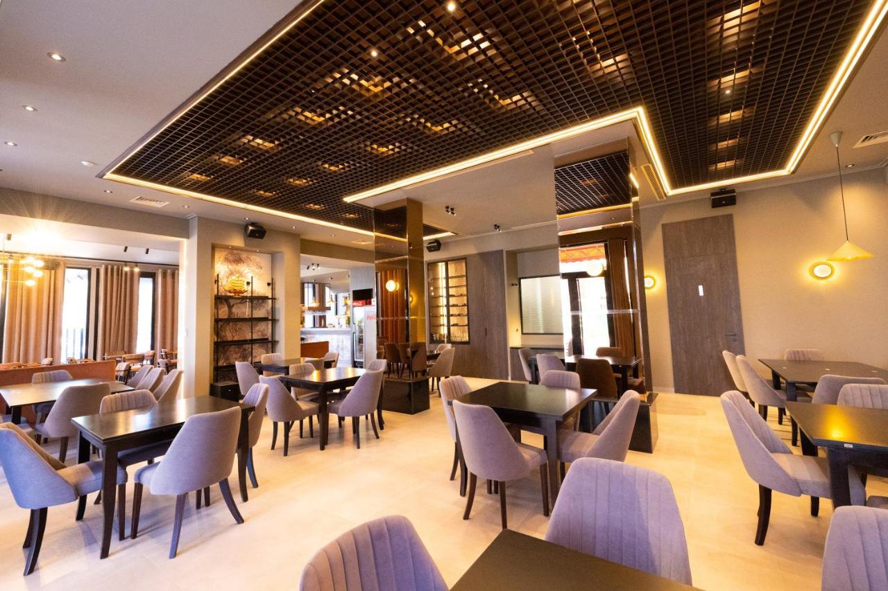 New Donantelo Hotel فلورا المظهر الخارجي الصورة