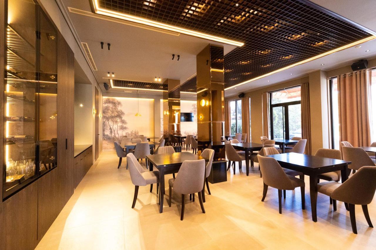 New Donantelo Hotel فلورا المظهر الخارجي الصورة