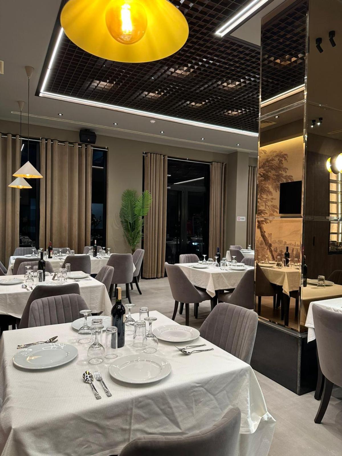 New Donantelo Hotel فلورا المظهر الخارجي الصورة