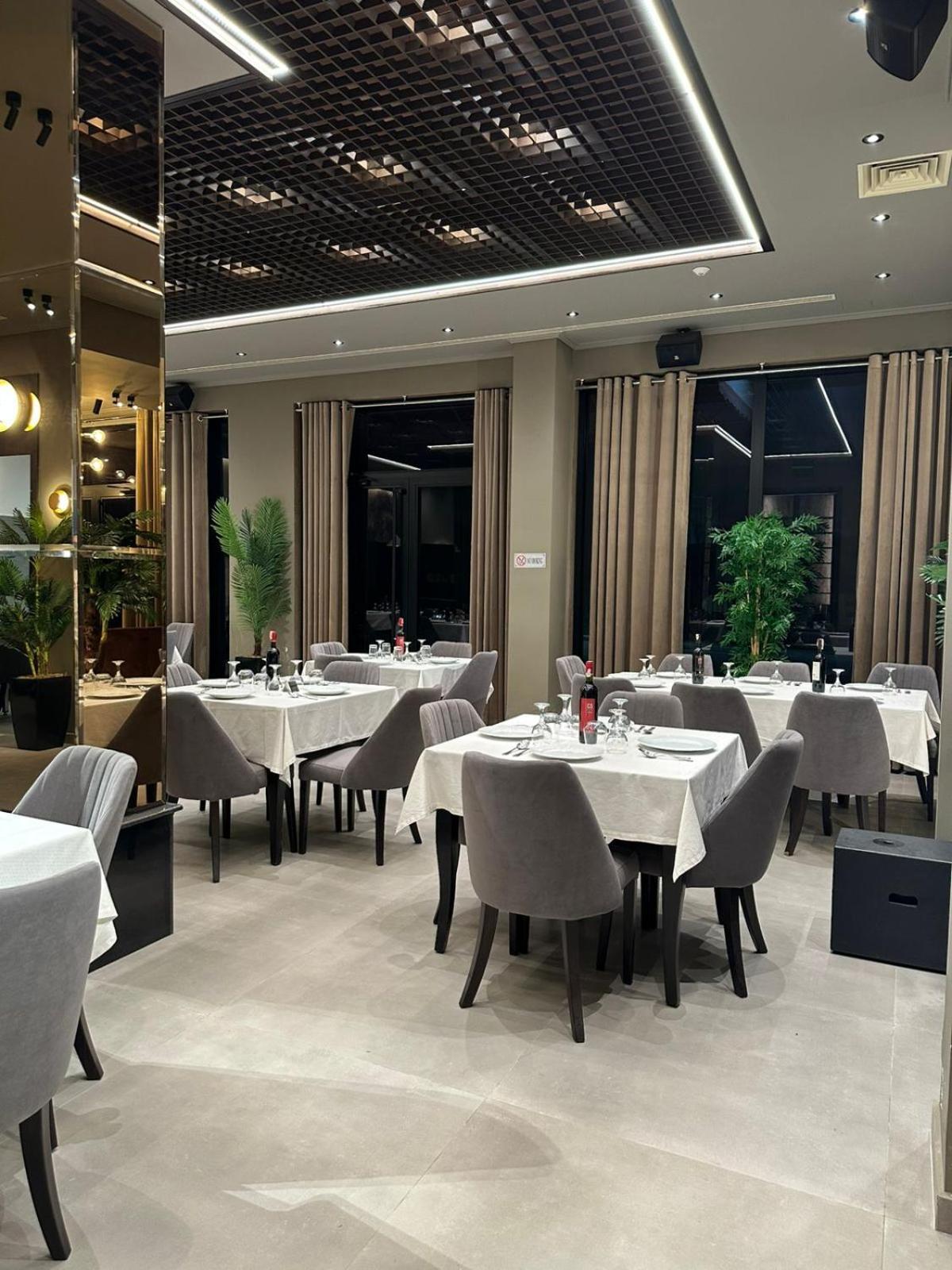 New Donantelo Hotel فلورا المظهر الخارجي الصورة